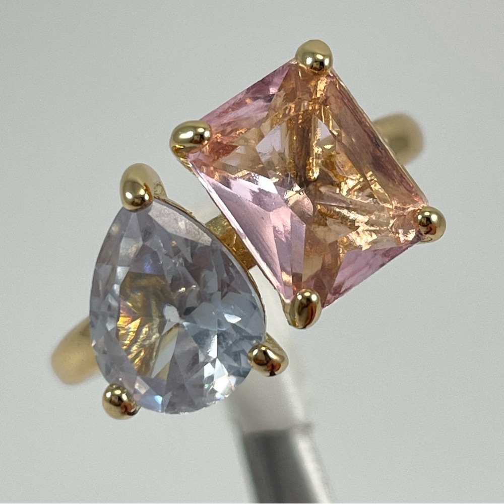 Beautiful Radiant Cut Pear Cut Light Pink White Diamond CZ Gold Tone Plated Ring